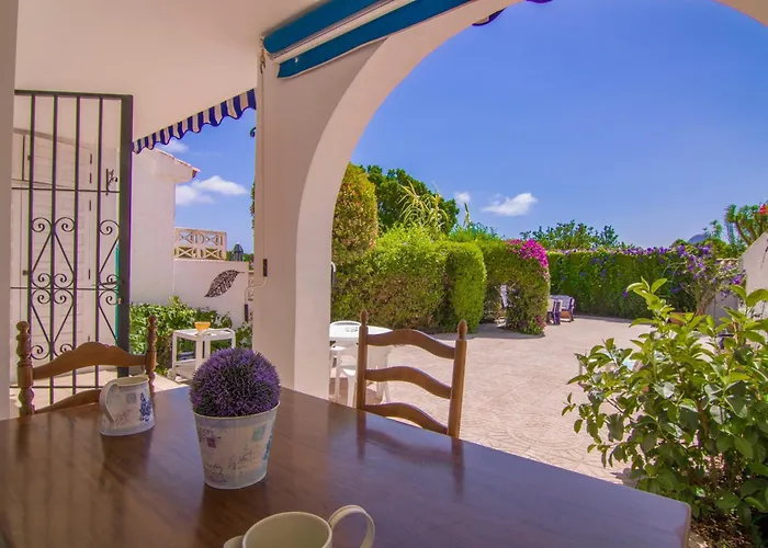 Con Piscina - Calpepark Lejlighed